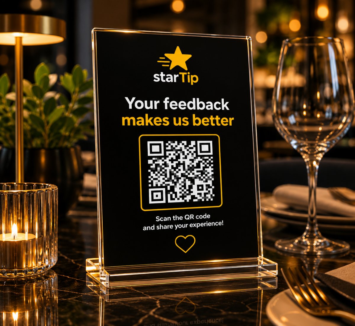 Expositor de mesa con el QR de StarTip en un restaurante